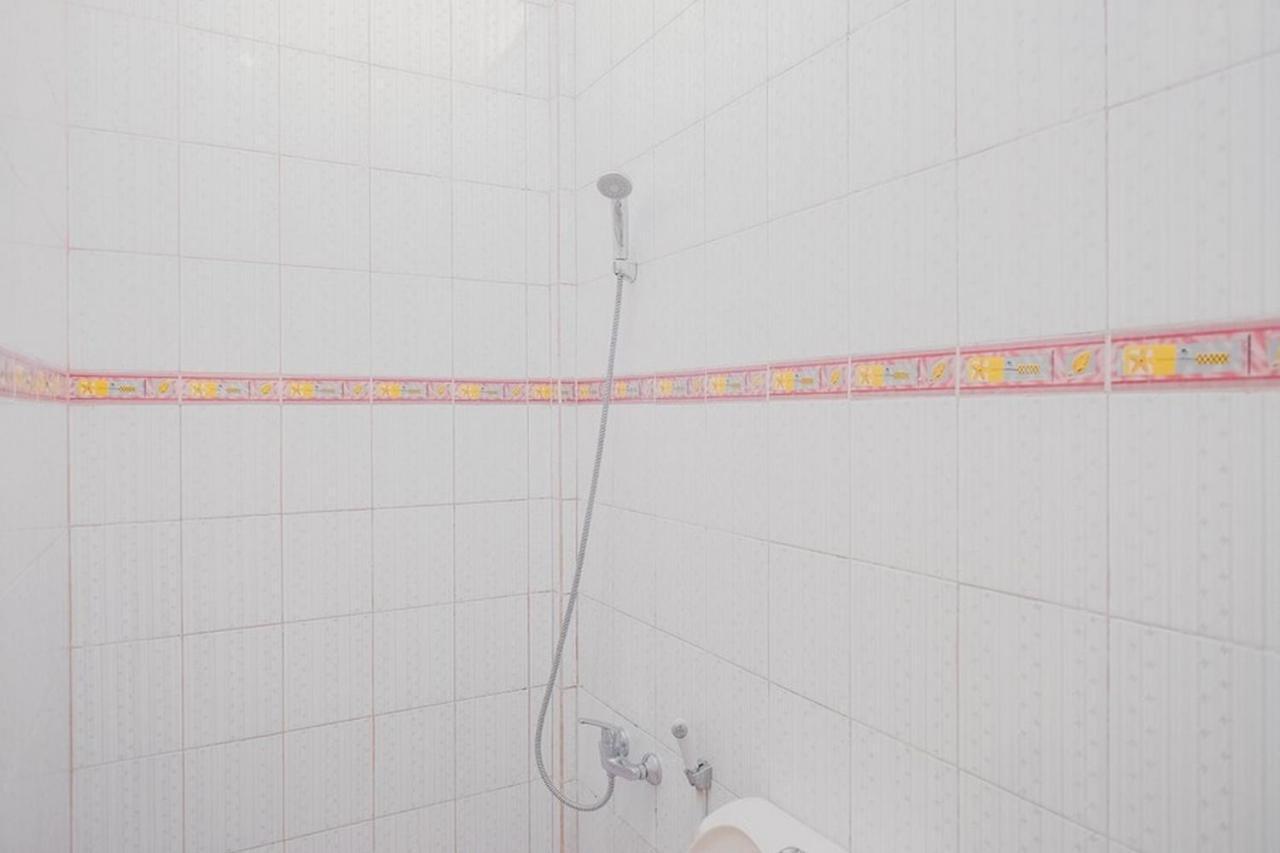 فندق Reddoorz Near Rs Imanuel Lampung باندار لامبونغ المظهر الخارجي الصورة